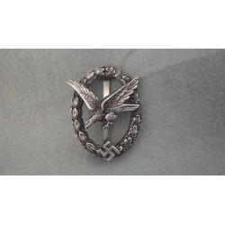 WW2 German Unqualified Air Gunners/ Flight Engineers Badge (Fliegerschutzenabzeichen mit Schwarzem Kranz)